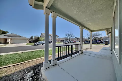 Exterior - 433 Sanderling Dr, Patterson, CA 95363 photo 3 of 12