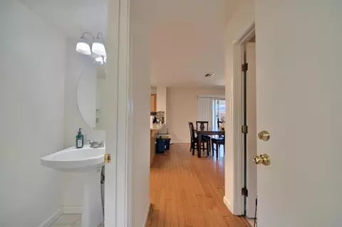 Entry Way - 433 Sanderling Dr, Patterson, CA 95363 photo 4 of 8