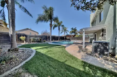 Exterior - 433 Sanderling Dr, Patterson, CA 95363 photo 10 of 12