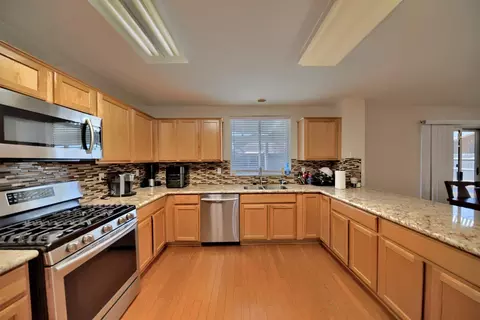 Kitchen - 433 Sanderling Dr, Patterson, CA 95363 photo 3 of 4