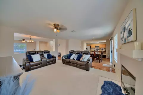 Living - 433 Sanderling Dr, Patterson, CA 95363 photo 1 of 1