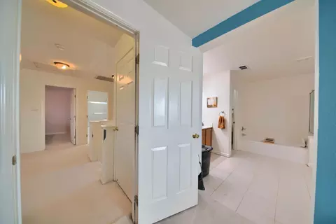 Entry Way - 433 Sanderling Dr, Patterson, CA 95363 photo 8 of 8
