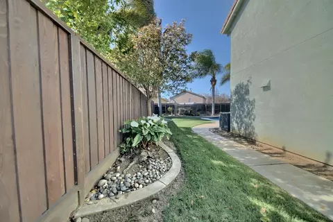 Exterior - 433 Sanderling Dr, Patterson, CA 95363 photo 11 of 12