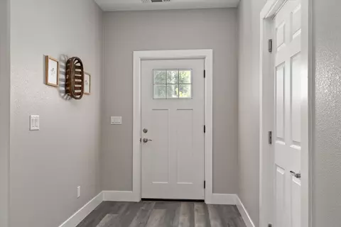 Entry Way - 2985 11th St, Biggs, CA 95917 photo 2 of 5