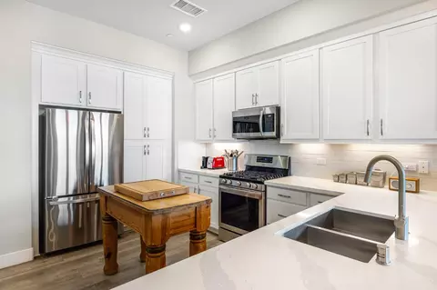 Kitchen - 1661 Spring St #433, Davis, CA 95616 photo 3 of 8