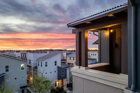 1661 Spring St #433, Davis, CA 95616