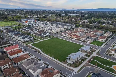 View/Area - 1661 Spring St #433, Davis, CA 95616 photo 6 of 14