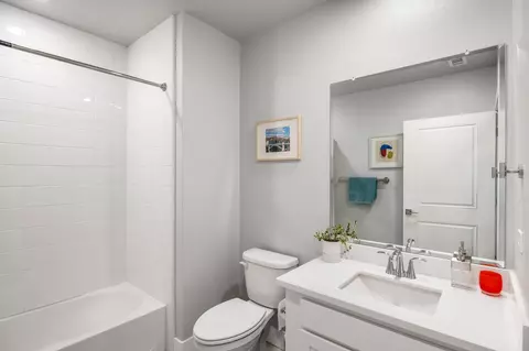 Bath - 1661 Spring St #433, Davis, CA 95616 photo 5 of 6