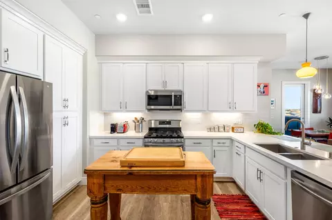 Kitchen - 1661 Spring St #433, Davis, CA 95616 photo 2 of 8