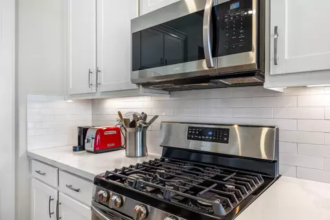 Kitchen - 1661 Spring St #433, Davis, CA 95616 photo 4 of 8