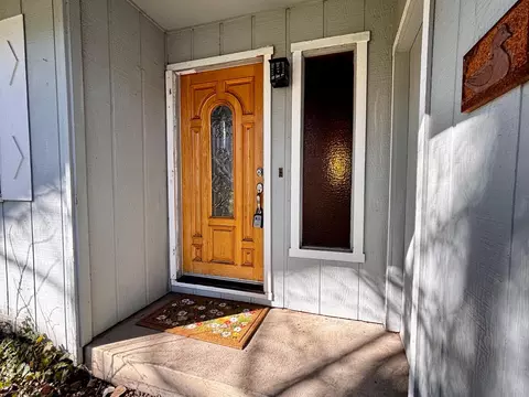 Entry Way - 111 Patterson Ave, Loyalton, CA 96118 photo 1 of 2