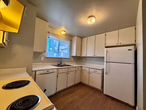 Kitchen - 111 Patterson Ave, Loyalton, CA 96118 photo 5 of 6