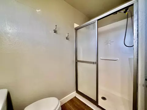 Bath - 111 Patterson Ave, Loyalton, CA 96118 photo 3 of 3