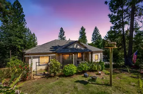 6225 Green Ridge Dr, Foresthill, CA 95631