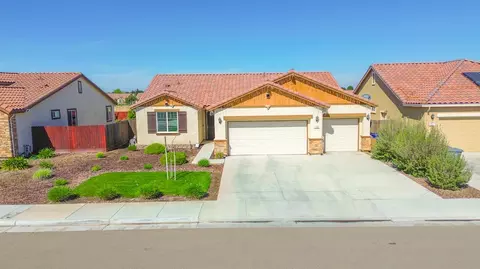 652 Pinelli Dr, Los Banos, CA 93635