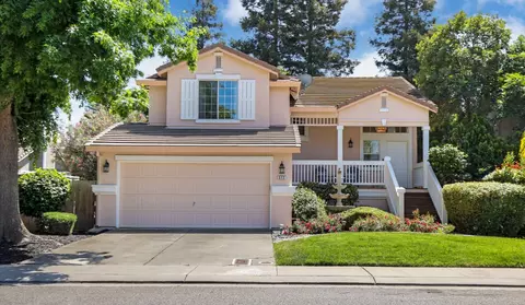 512 Mockingbird Dr, Lodi, CA 95240