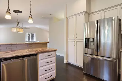Kitchen - 512 Mockingbird Dr, Lodi, CA 95240 photo 3 of 4