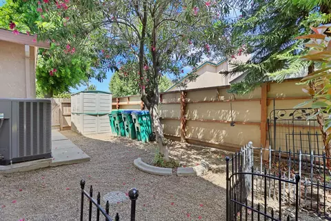 Exterior - 512 Mockingbird Dr, Lodi, CA 95240 photo 11 of 13
