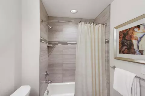 Bath - 2746 5th St, Davis, CA 95618 photo 4 of 5