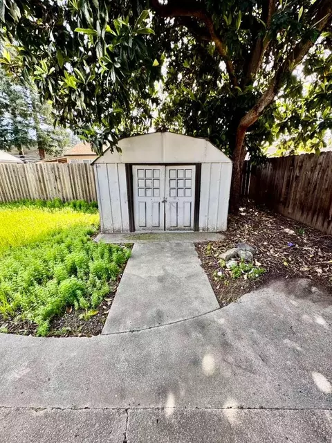 Exterior - 557 E 1st Ave, Chico, CA 95926 photo 2 of 2