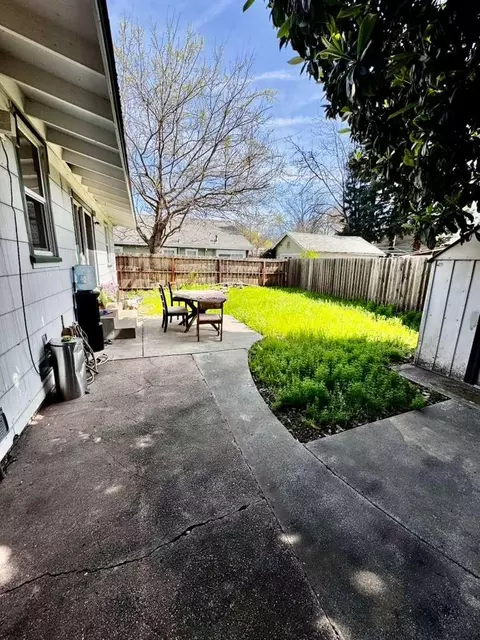 Exterior - 557 E 1st Ave, Chico, CA 95926 photo 1 of 2