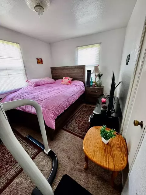 Bedroom - 557 E 1st Ave, Chico, CA 95926 photo 1 of 2