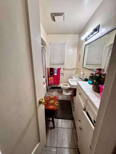 Bath - 557 E 1st Ave, Chico, CA 95926 photo 1 of 1