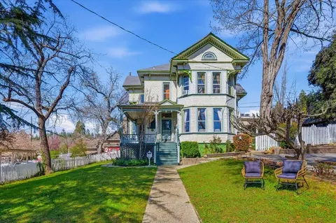 220 Colfax Ave, Grass Valley, CA 95945