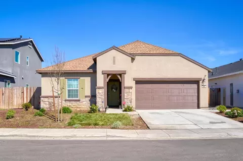 526 Bedfordshire Dr, Patterson, CA 95363