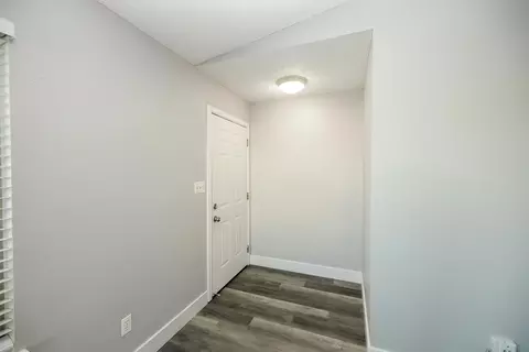 Entry Way - 1313 Floyd Ave #122, Modesto, CA 95355 photo 2 of 2