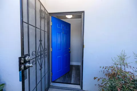 Entry Way - 1313 Floyd Ave #122, Modesto, CA 95355 photo 1 of 2