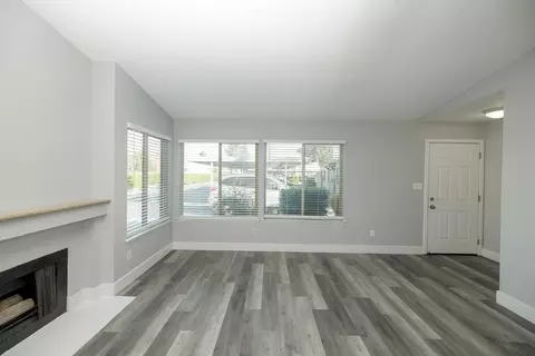 Living - 1313 Floyd Ave #122, Modesto, CA 95355 photo 4 of 8