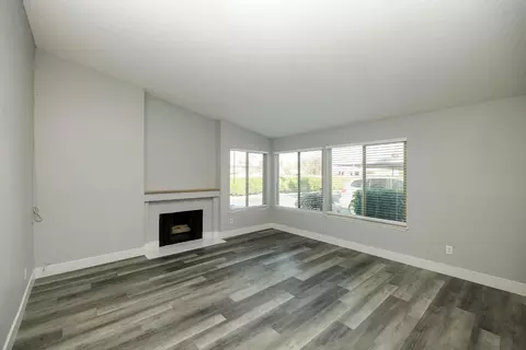 Living - 1313 Floyd Ave #122, Modesto, CA 95355 photo 3 of 8
