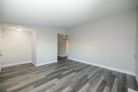 Living - 1313 Floyd Ave #122, Modesto, CA 95355 photo 7 of 8