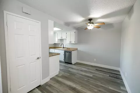Dining - 1313 Floyd Ave #122, Modesto, CA 95355 photo 2 of 3