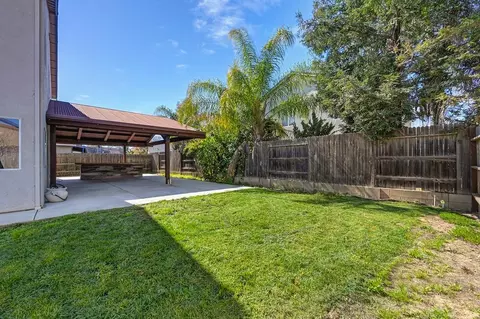 Exterior - 1619 7th St, Hughson, CA 95326 photo 10 of 11