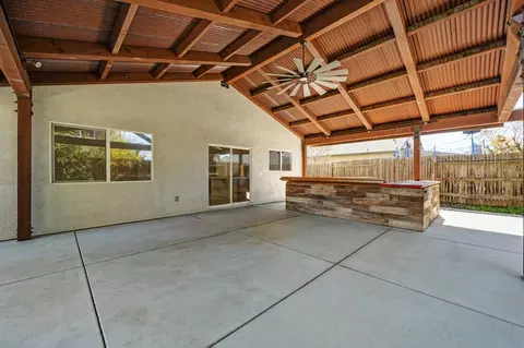 Exterior - 1619 7th St, Hughson, CA 95326 photo 7 of 11