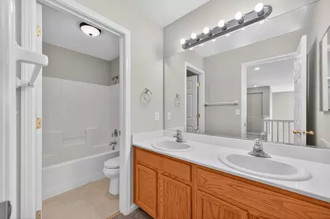 Bath - 1619 7th St, Hughson, CA 95326 photo 4 of 5