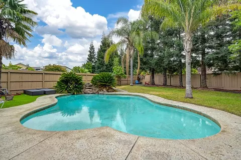 1922 Northgate Dr, Manteca, CA 95336 photo 2