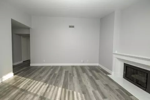 Living - 1313 Floyd Ave #176, Modesto, CA 95355 photo 4 of 8