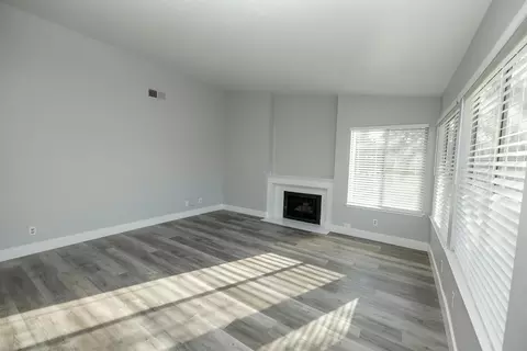 Living - 1313 Floyd Ave #176, Modesto, CA 95355 photo 1 of 8