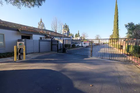 Exterior - 1313 Floyd Ave #176, Modesto, CA 95355 photo 4 of 6