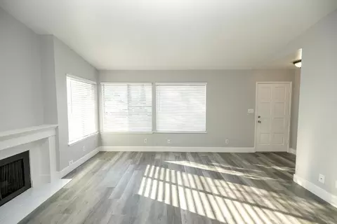 Living - 1313 Floyd Ave #176, Modesto, CA 95355 photo 7 of 8