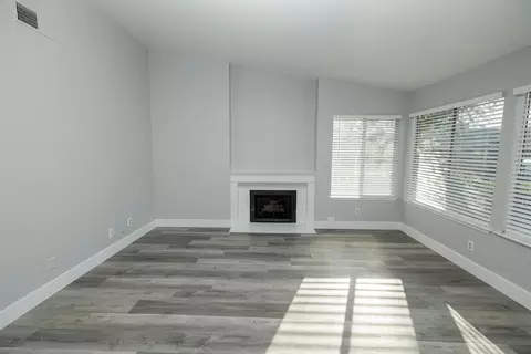 Living - 1313 Floyd Ave #176, Modesto, CA 95355 photo 2 of 8