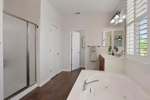 Bath - 2256 Heavenly Way, Lodi, CA 95242 photo 3 of 6