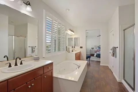 Bath - 2256 Heavenly Way, Lodi, CA 95242 photo 2 of 6