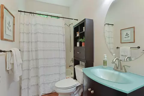 Bath - 2256 Heavenly Way, Lodi, CA 95242 photo 1 of 6