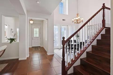 Entry Way - 2256 Heavenly Way, Lodi, CA 95242 photo 2 of 5