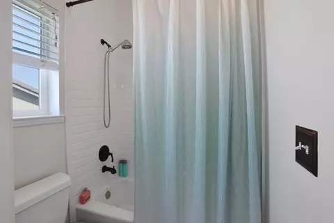Bath - 2256 Heavenly Way, Lodi, CA 95242 photo 6 of 6