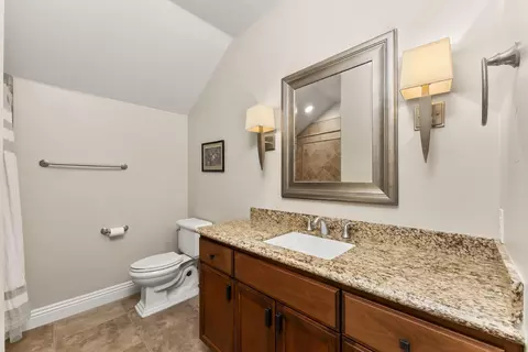 Bath - 1620 Gary Way, Carmichael, CA 95608 photo 5 of 6